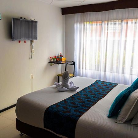 Hotel Central House A 5 Min De La Embajada Americana Богота Екстериор снимка