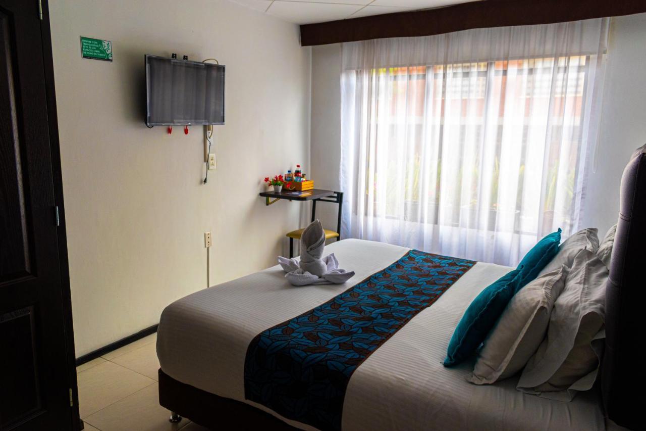 Hotel Central House A 5 Min De La Embajada Americana Богота Екстериор снимка
