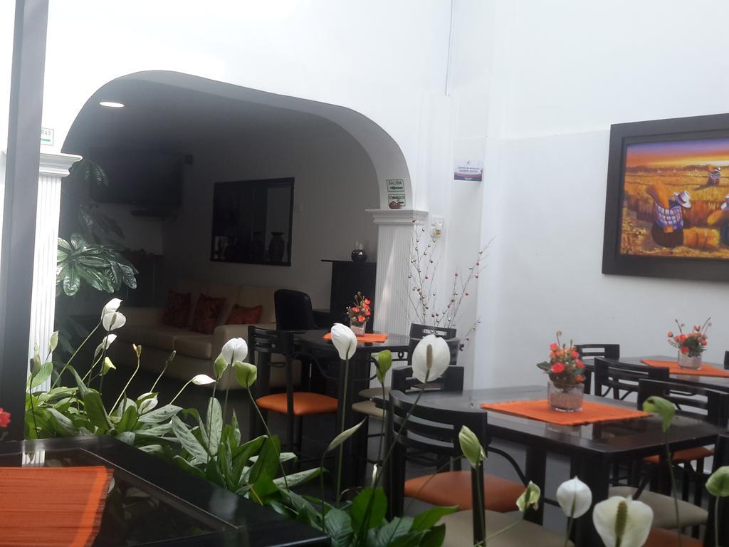 Hotel Central House A 5 Min De La Embajada Americana Богота Екстериор снимка