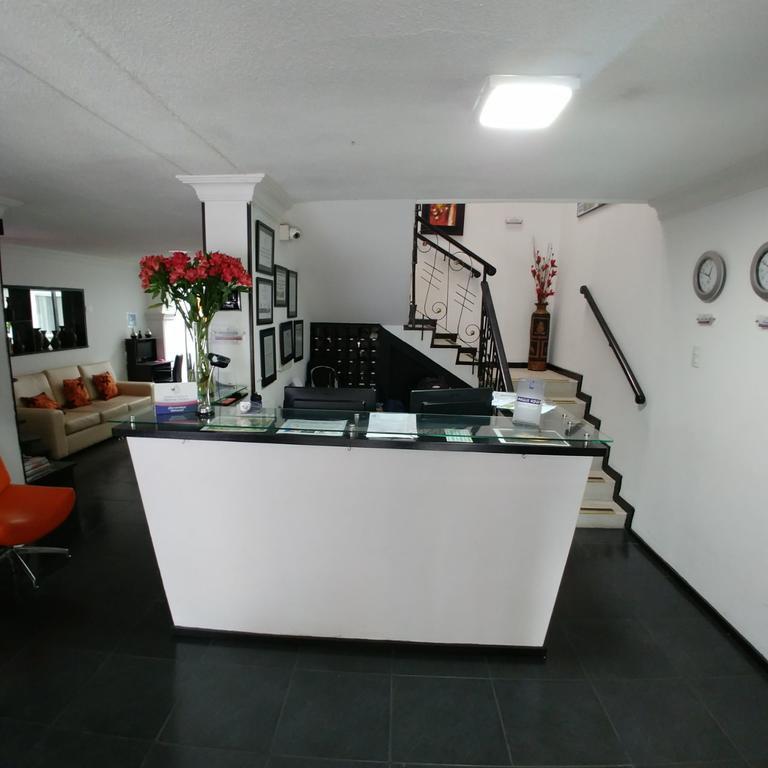 Hotel Central House A 5 Min De La Embajada Americana Богота Екстериор снимка