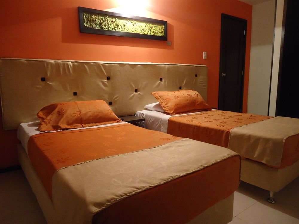 Hotel Central House A 5 Min De La Embajada Americana Богота Екстериор снимка