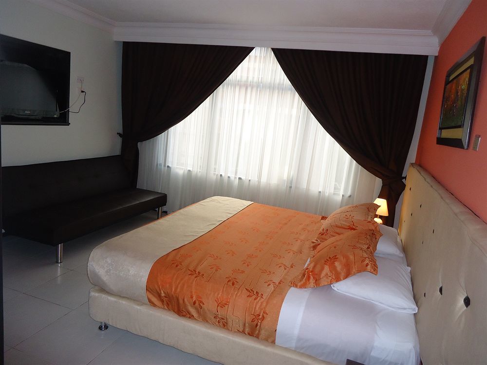 Hotel Central House A 5 Min De La Embajada Americana Богота Екстериор снимка