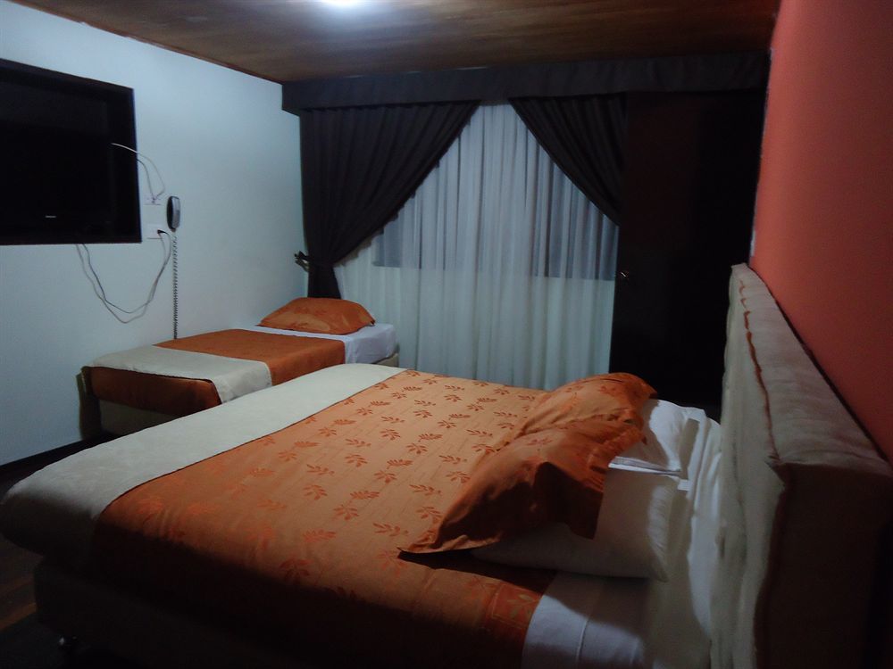 Hotel Central House A 5 Min De La Embajada Americana Богота Екстериор снимка