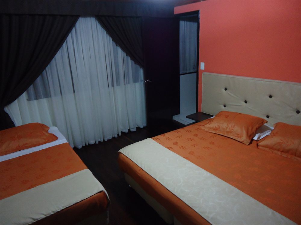 Hotel Central House A 5 Min De La Embajada Americana Богота Екстериор снимка