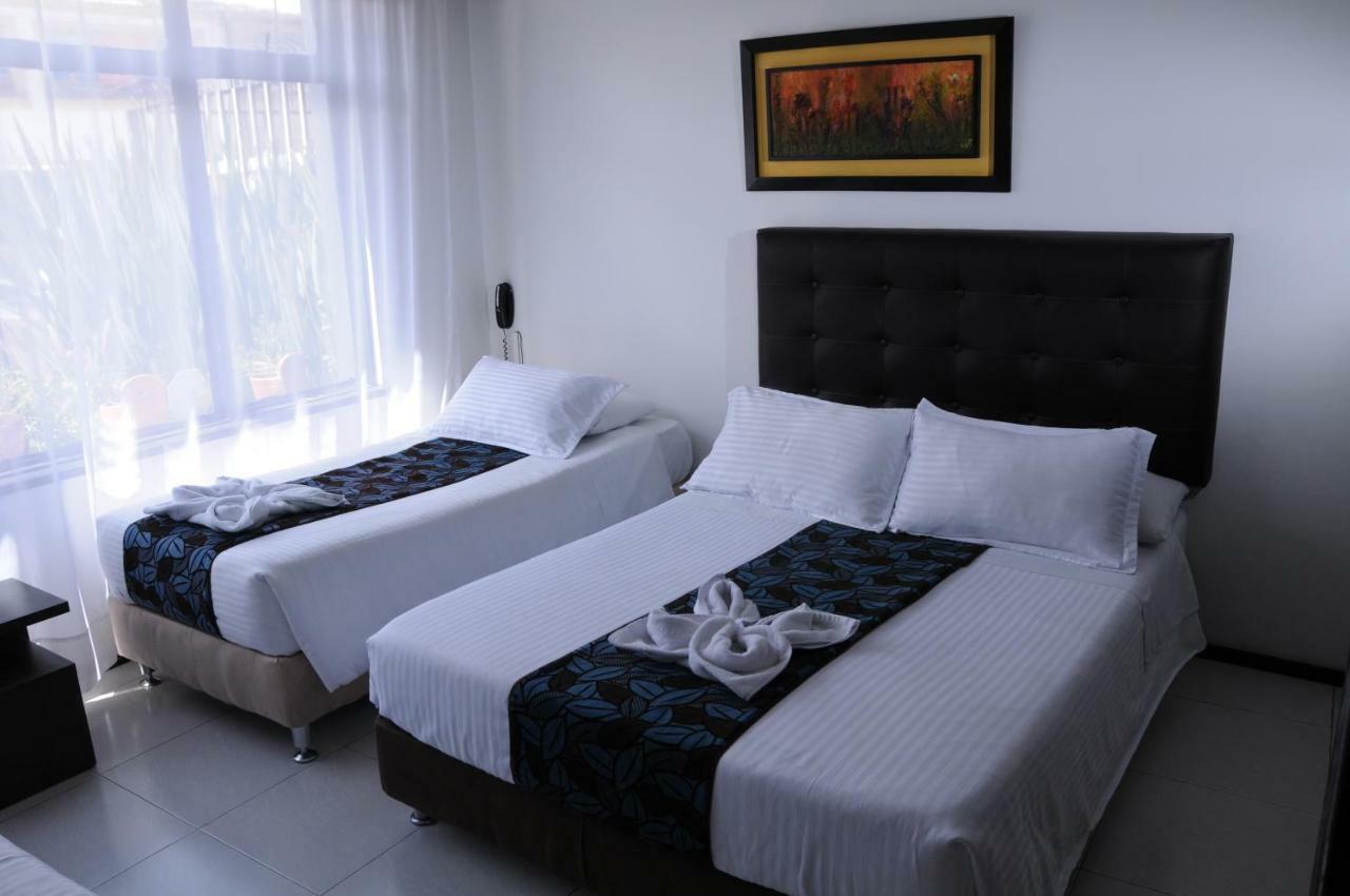Hotel Central House A 5 Min De La Embajada Americana Богота Екстериор снимка
